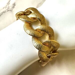 Vintage gold tone chain link bracelet